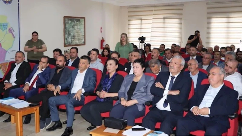 Kozan’da İYİ Parti ve BBP’li meclis üyeleri CHP’ye geçti 