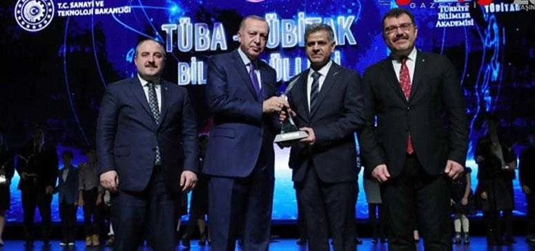 Besnili Profesör Kazım Şahin TÜBİTAK Bilim Ödülünü aldı