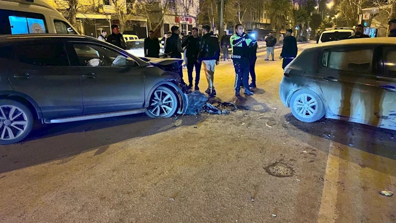 Yeniden Refah Partisi Başkanı trafik kazasında yaralandı   - Videolu Haber