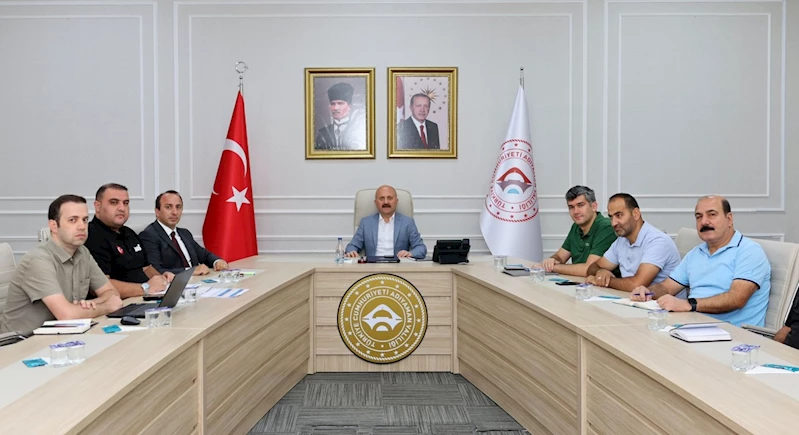 Vali Varol deprem konutlarının teslim sürecine değindi