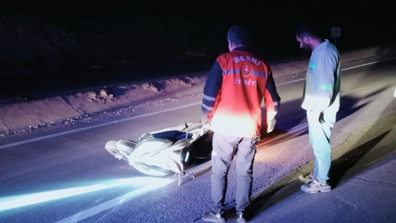 Besni’de deprem konutları yakınında kaza