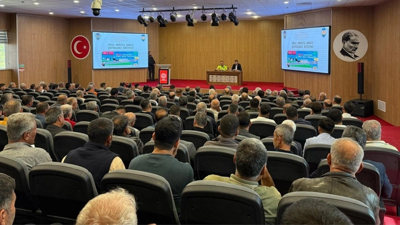 Adıyaman’da servis şoförlerine yönelik bilgilendirme toplantısı yapıldı 