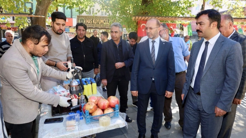 Kahta’da vatandaşlar Filistin’e yardım için buluştu 