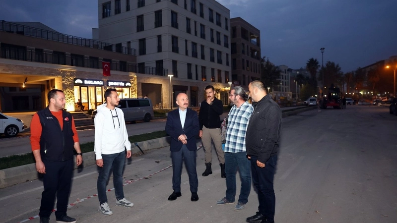 Vali Osman Varol, Atatürk Bulvarı’nda tamamlanan yeni yapıları inceledi 