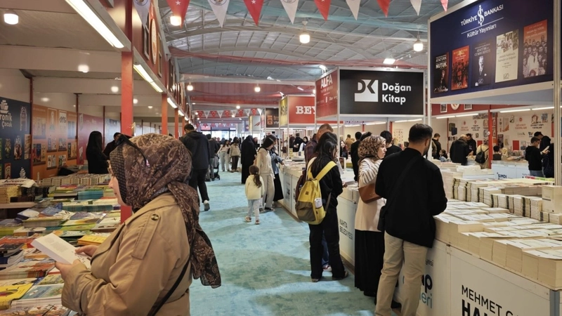 İlk kez düzenlenen Kahta Kitap Günleri Fuarı açıldı  - Videolu Haber