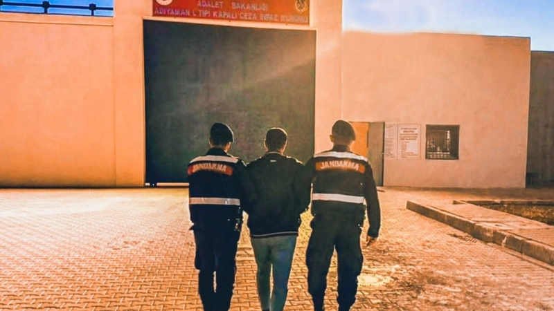 Adıyaman ve Kahta’da aranan şahıslara operasyon: 3 tutuklama 