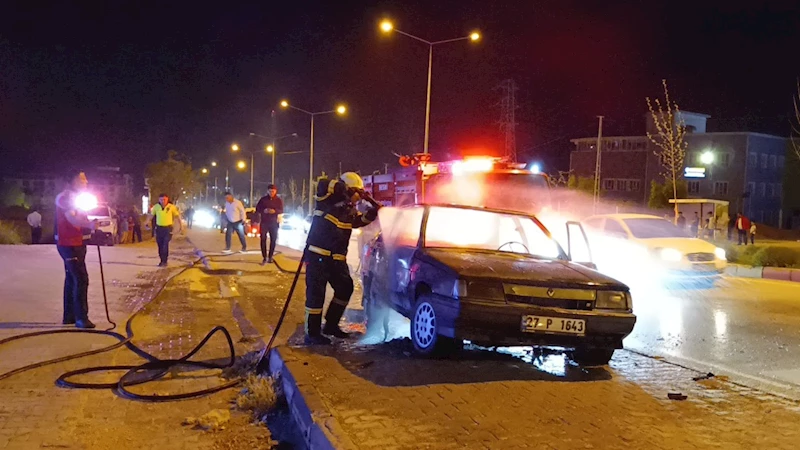 Alkollü sürücünün yaktığı otomobil küle döndü 