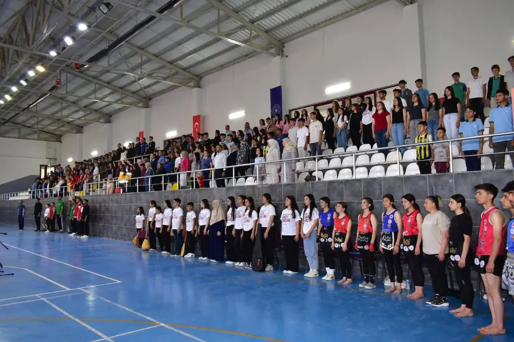 19 MAYIS BESNİ’DE ETKİNLİKLERLE KUTLANDI
