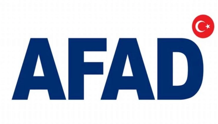 AFAD: Orman yangınlarında 50 bin tahliye, Bilecik ve İzmir için genel hayatı etkileyen durum ilan edildi 