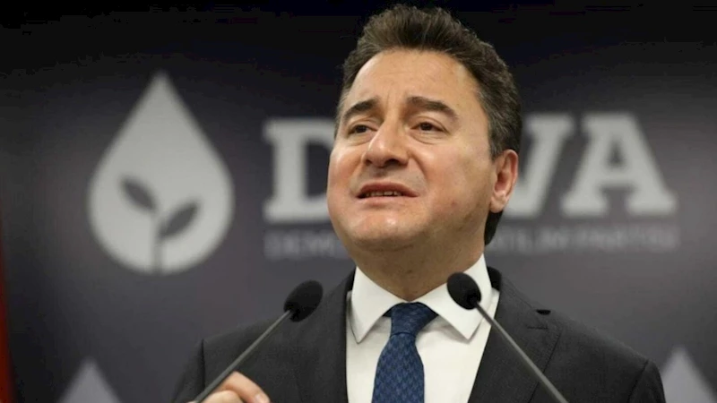 Babacan: Silah bırakma kararını memnuniyetle karşıladım, süreci ihtiyatlı bir iyimserlikle izliyoruz 