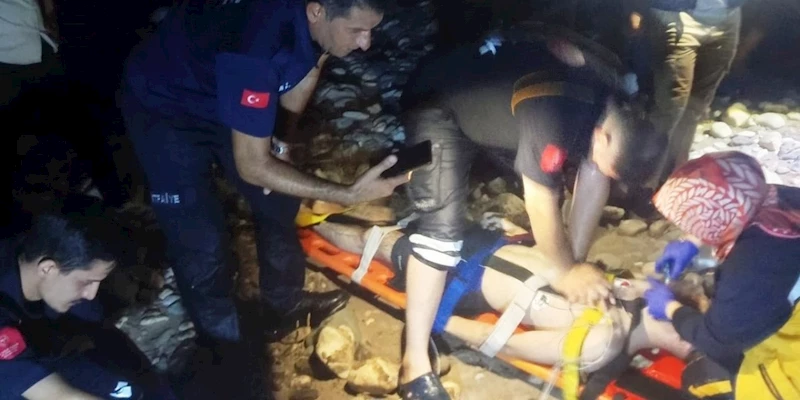 Serinlemek için çaya giren genç hayatını kaybetti 