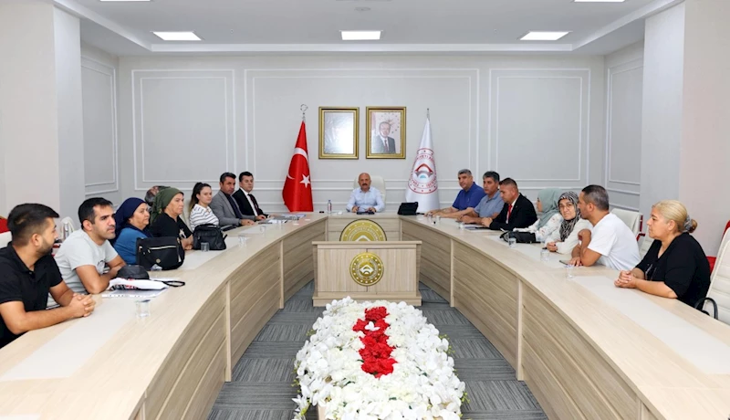 Adıyaman Valisi Osman Varol iş arayan vatandaşları dinledi