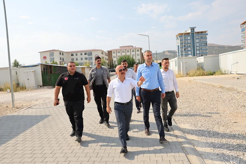 Konteyner Kentte söküm başladı: Vali Varol çalışmaları yerinde inceledi 