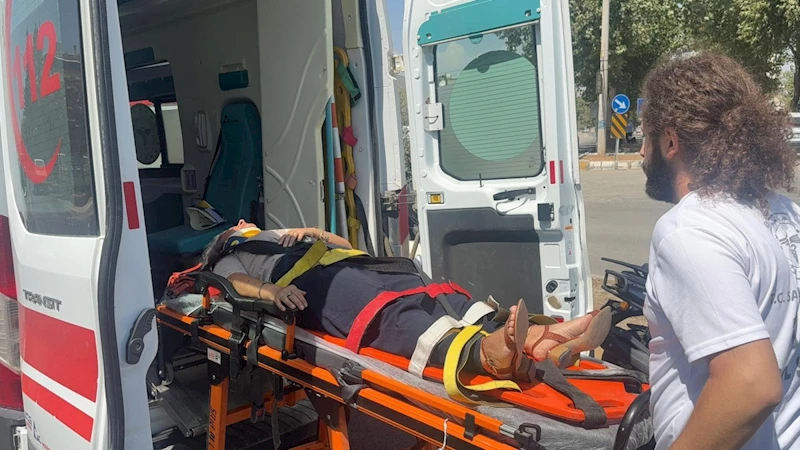 Adıyaman’da minibüs ile otomobilin çarpıştığı kazada 1 kişi yaralandı