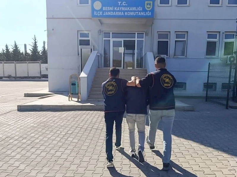 24 yıl hapis cezası bulunan şüpheli jandarma tarafından yakalandı 