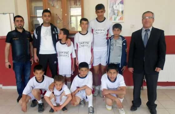 Özel Eğitim Okuluna Çalım Spordan Forma Yardımı