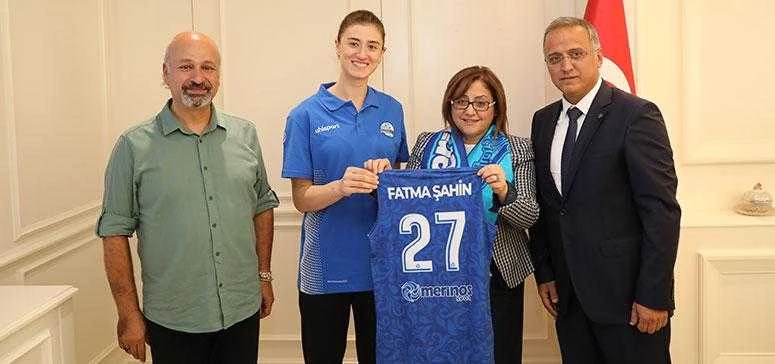 Fatma Şahin’den Merinos Spor’a Destek