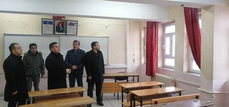 Kaymakam İmamoğlu depremde hasar gören kurumları inceledi