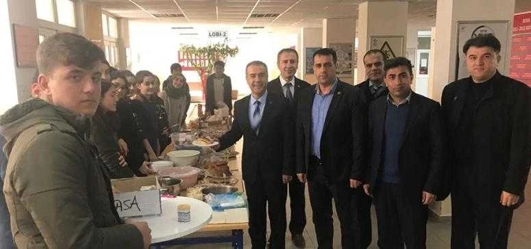 Öğrencilerden Yemen’e Yardım